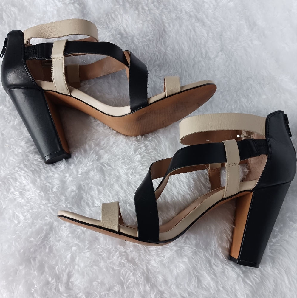 Audrey Brooke leather sandals size 10 black and cream two tone heels